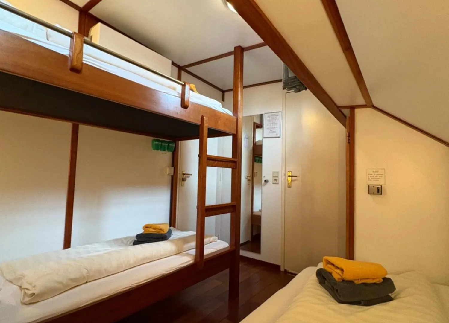Hotelboot Zwaan Amsterdam 0*,
