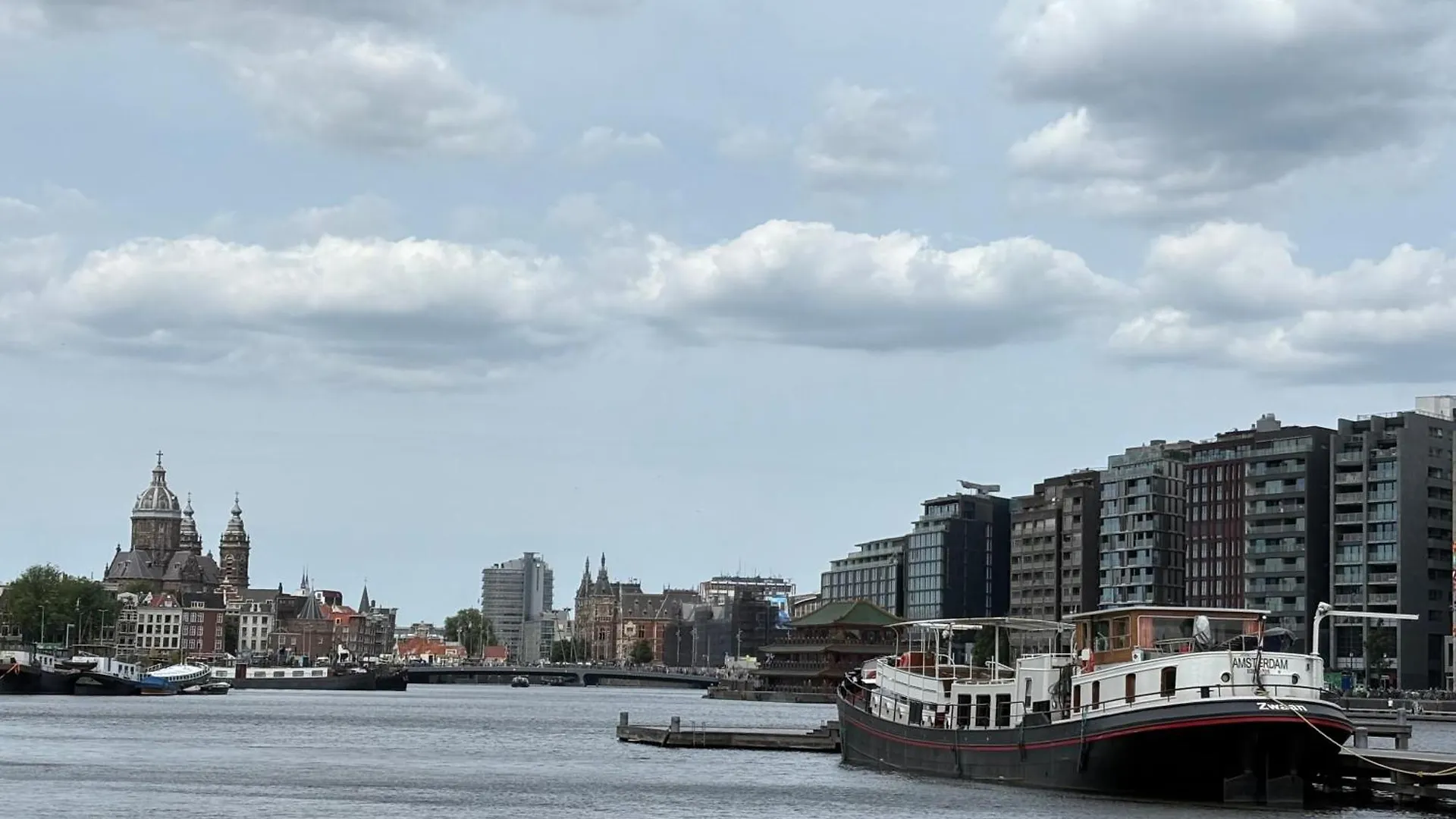 Hotelboot Zwaan Amsterdam Hotel