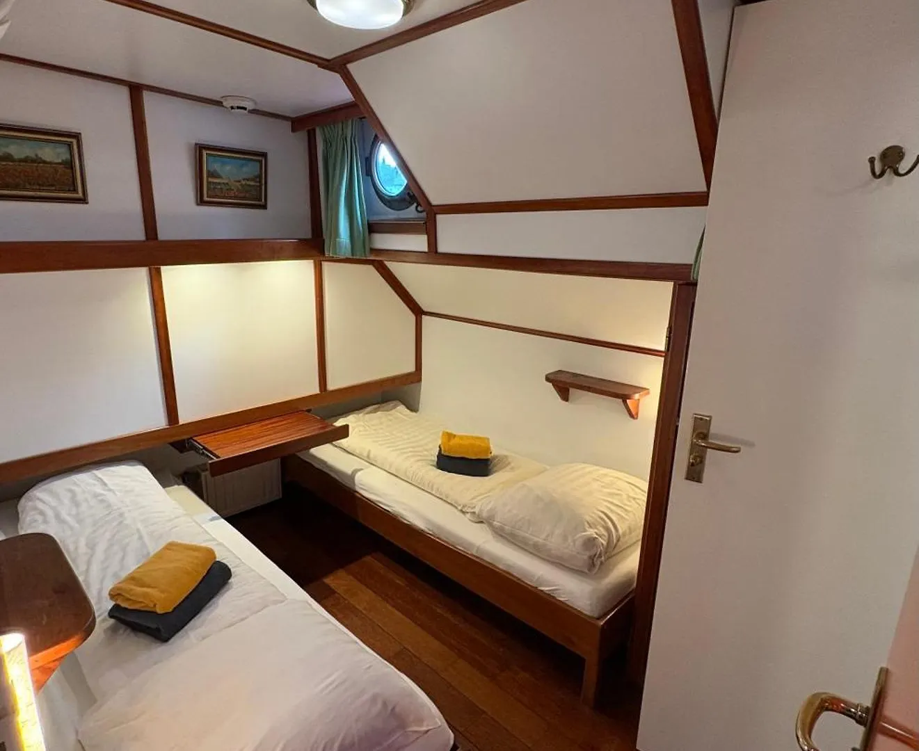 Hotelboot Zwaan Amsterdam 0*,